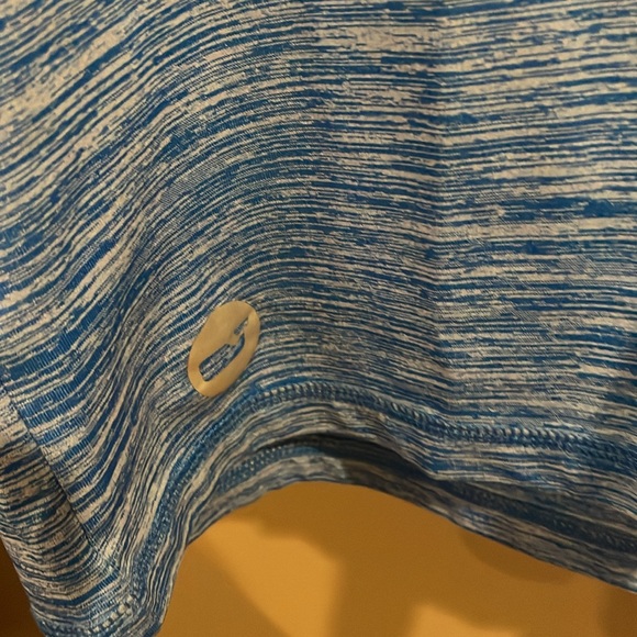 Vineyard Vines Graphic Performance Short Sleeve T-Shirt- Medium - Picture 3 of 4